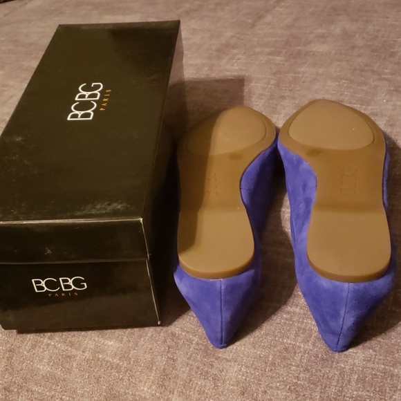 Cute Faux Suede flats with mesh cutout - Picture 3 of 5